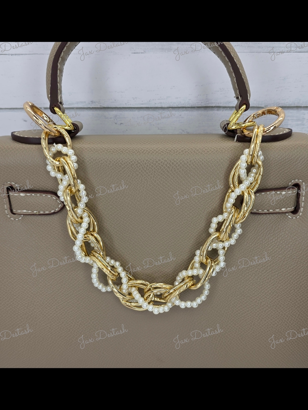 Gold Link and White Pearl Phone/Purse/Key Lanyard CH4386 - Picture 2 of 2